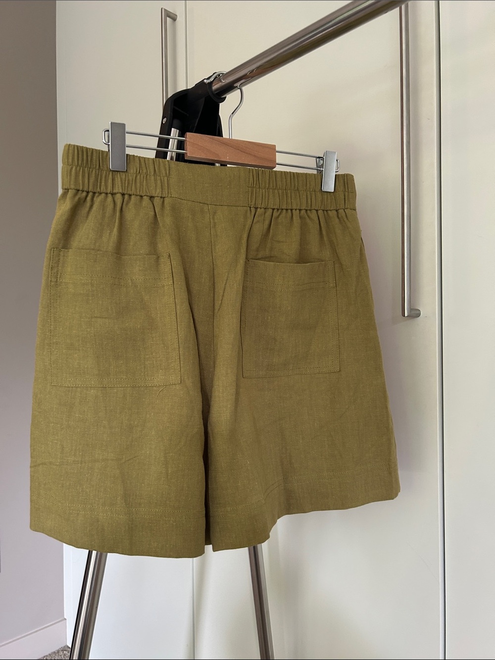 See You Soon | Olive Green Pleated Linen Blend Shorts - Picture 5 of 10